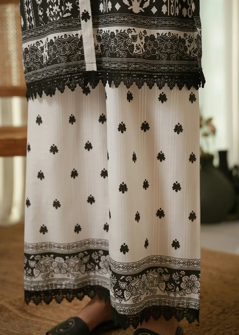 Monochrome Majesty - Chapter One